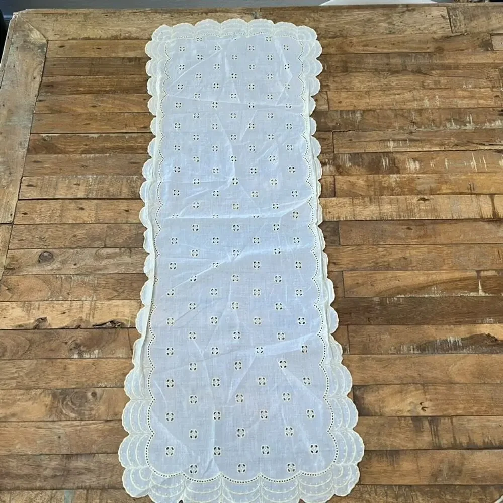 Vtg White Eyelet Lace Table Runner Embroidered 37
